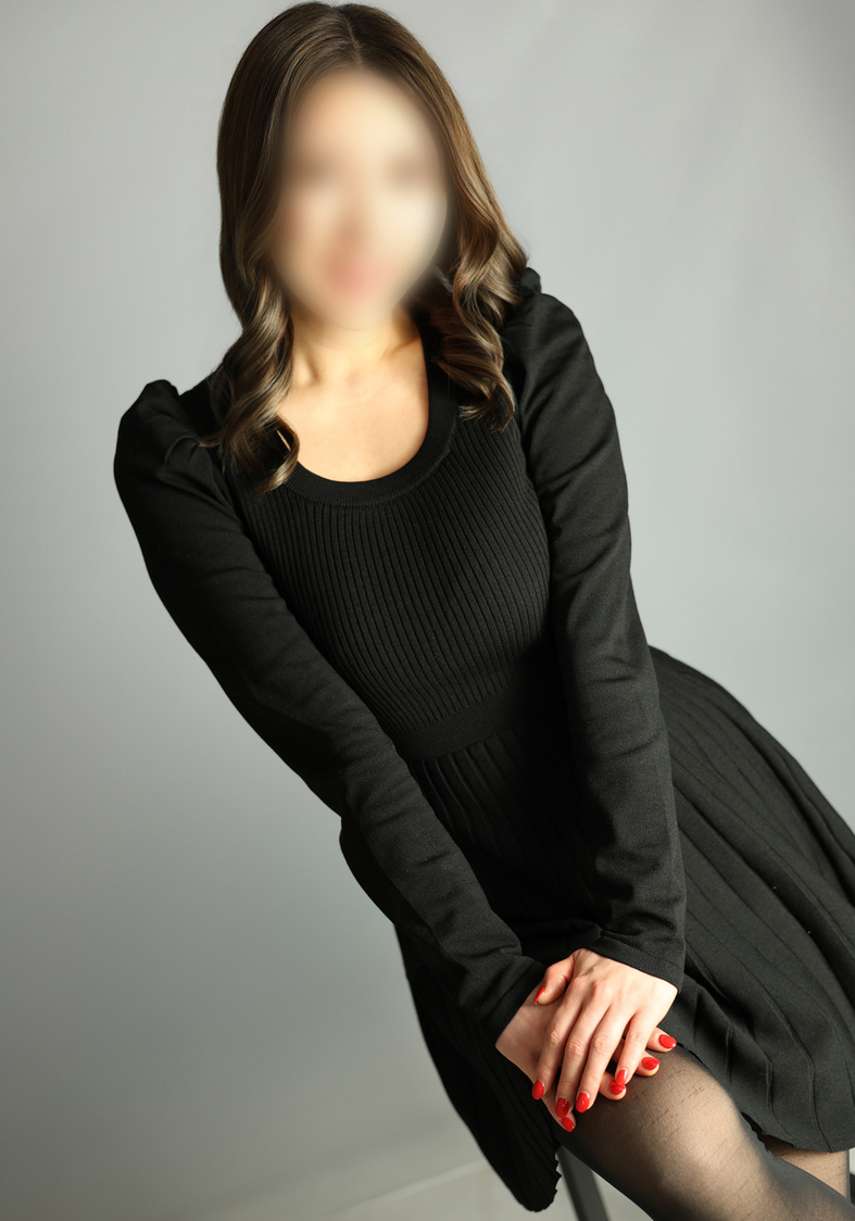 高瀬さな(33) T160 B88(F) W57 H87