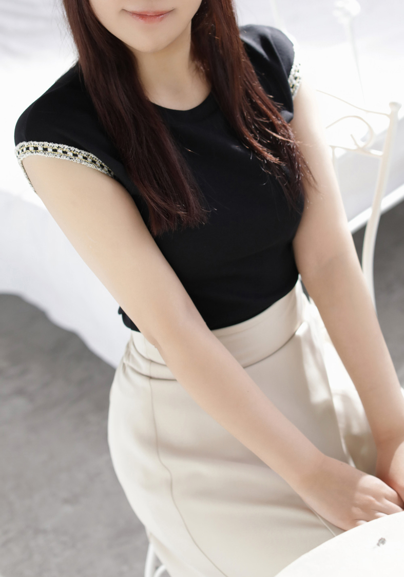 高杉かれん(32) T162 B86(D) W58 H86